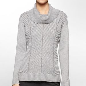 Tommy Hilfiger light gray cow neck sweater/ size Large/ NWT